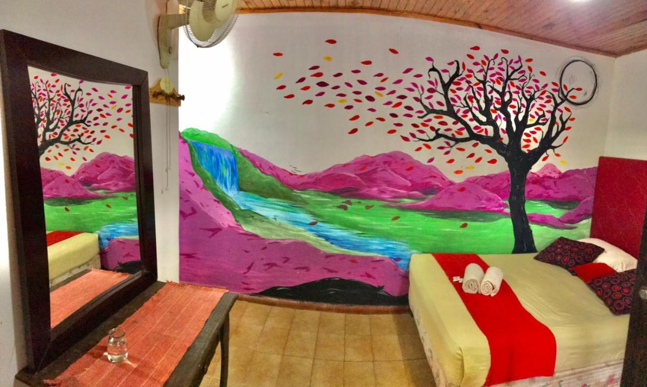 Garden Stone Hostel Puerto Iguazu Bagian luar foto