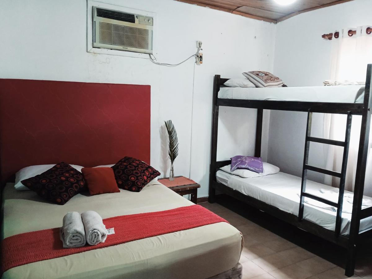 Garden Stone Hostel Puerto Iguazu Bagian luar foto