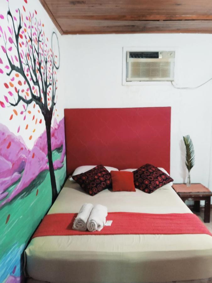 Garden Stone Hostel Puerto Iguazu Bagian luar foto