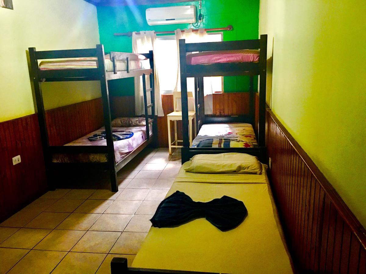 Garden Stone Hostel Puerto Iguazu Bagian luar foto